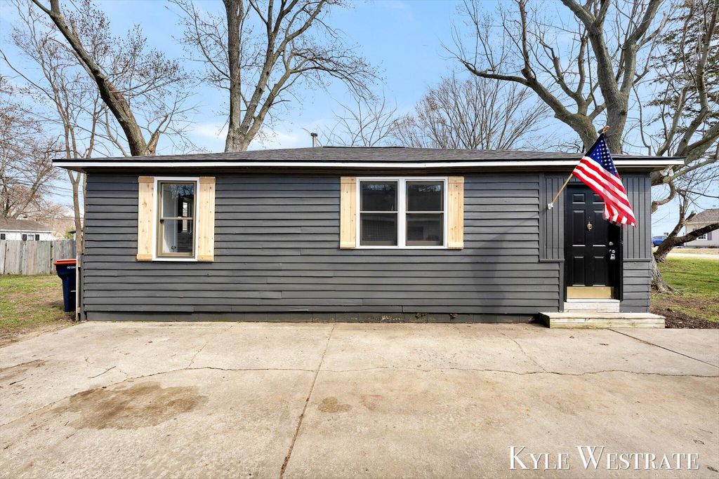 Photo of 489 W 23rd Street, Holland, MI 49423 (MLS # 26012024)