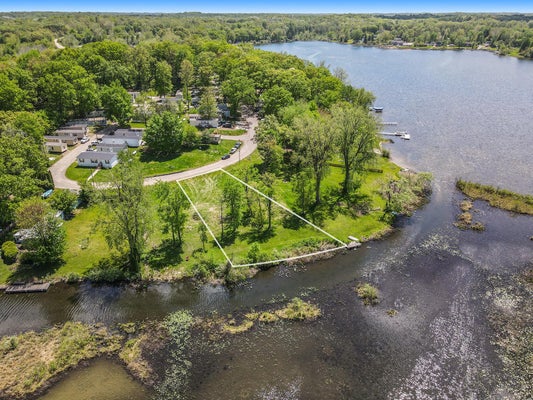 277 LAKESIDE DR, DELTON, MI 49046 - Image 5654b7f45eb9f6eba3d1f9831503cdaf/711265764