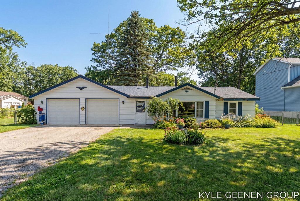 Photo of 51 Manley Street, Holland, MI 49424 (MLS # 26007588)