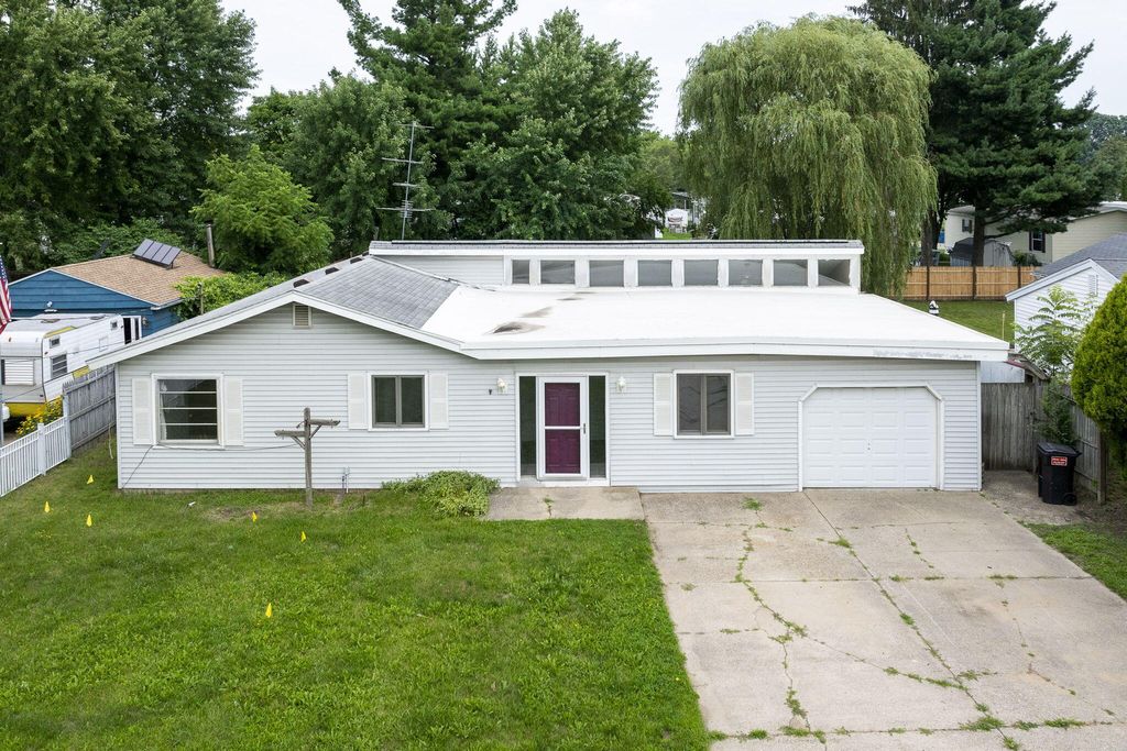 Photo of 143 60th Street SE, Grand Rapids, MI 49548 (MLS # 24035012)