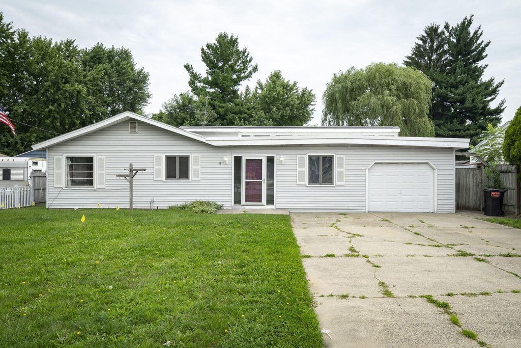 Photo of 143 60th Street SE, Grand Rapids, MI 49548 (MLS # 24035012)