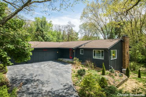 7044 Cascade Road SE, Grand Rapids, MI 49546 - MLS#: 25022040