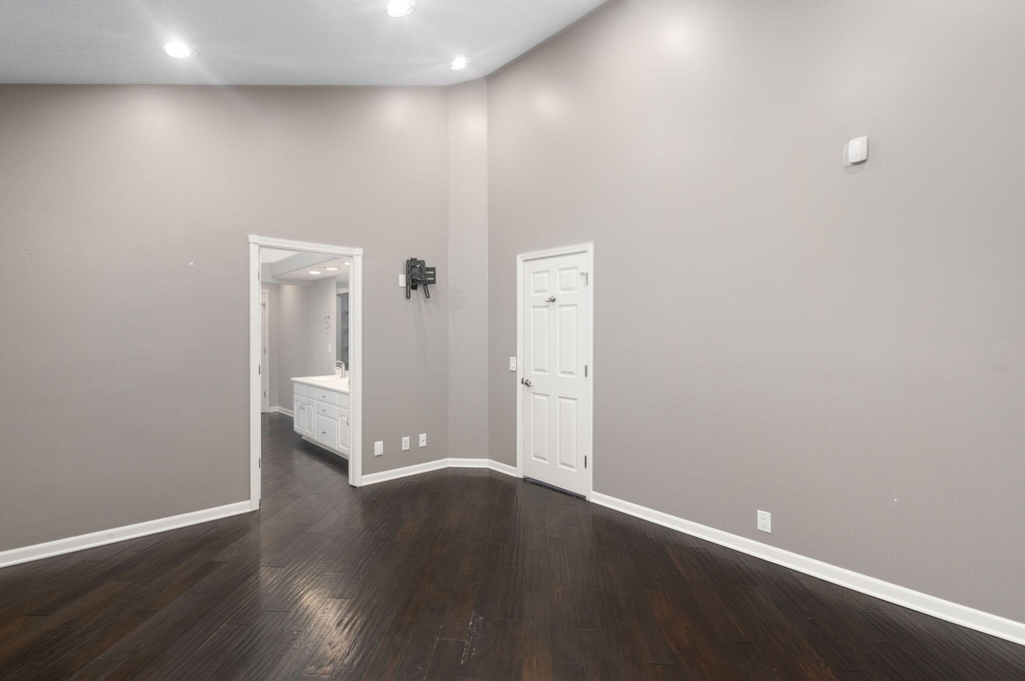 Edwardsburg, Michigan 49112, United States, 3 Bedrooms Bedrooms, ,4 BathroomsBathrooms,Residential,Active,94742