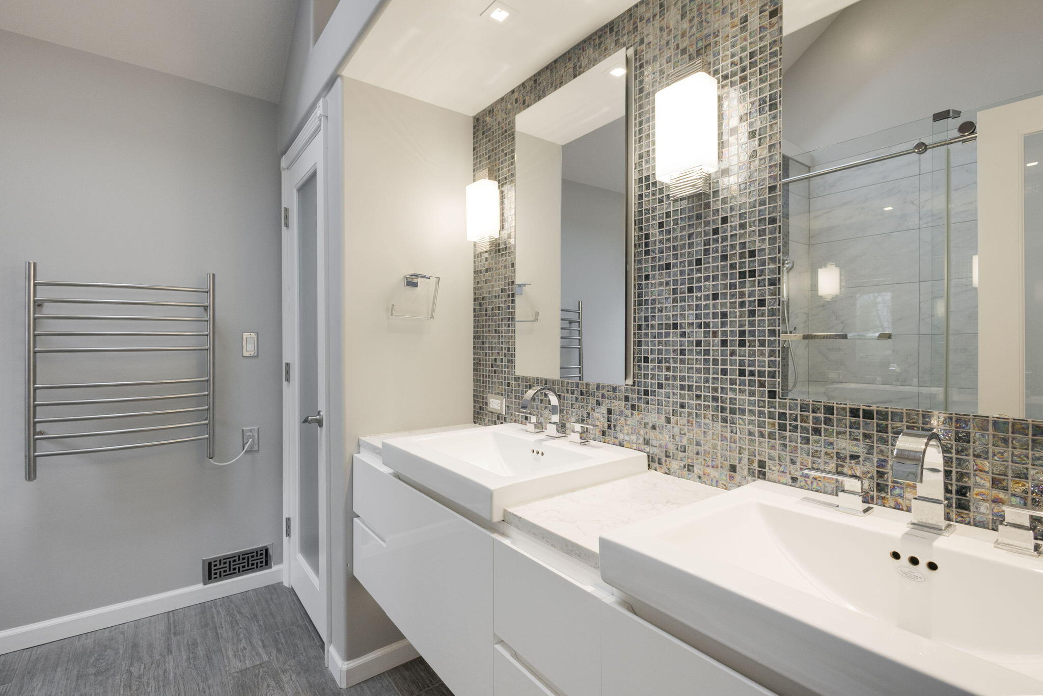 Edwardsburg, Michigan 49112, United States, 3 Bedrooms Bedrooms, ,4 BathroomsBathrooms,Residential,Active,94742