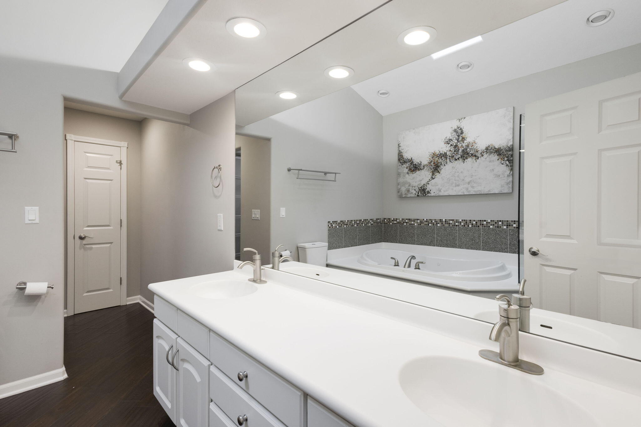 Edwardsburg, Michigan 49112, United States, 3 Bedrooms Bedrooms, ,4 BathroomsBathrooms,Residential,Active,94742