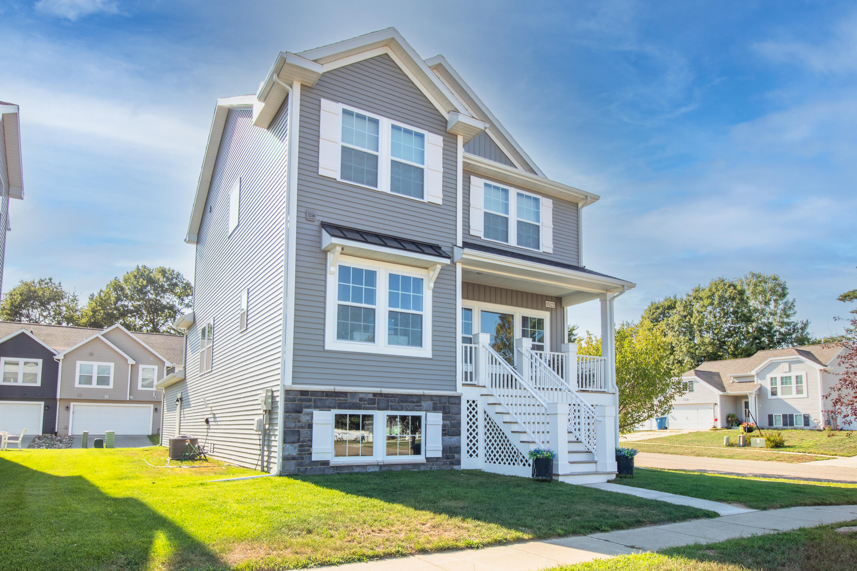 5122 Parkview Lane