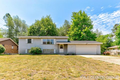 Single Family Residence in Holland MI 14628 Riley Street.jpg