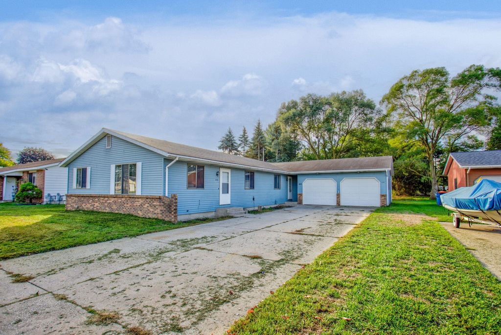 Photo of 478 W 30th Street, Holland, MI 49423 (MLS # 25053243)