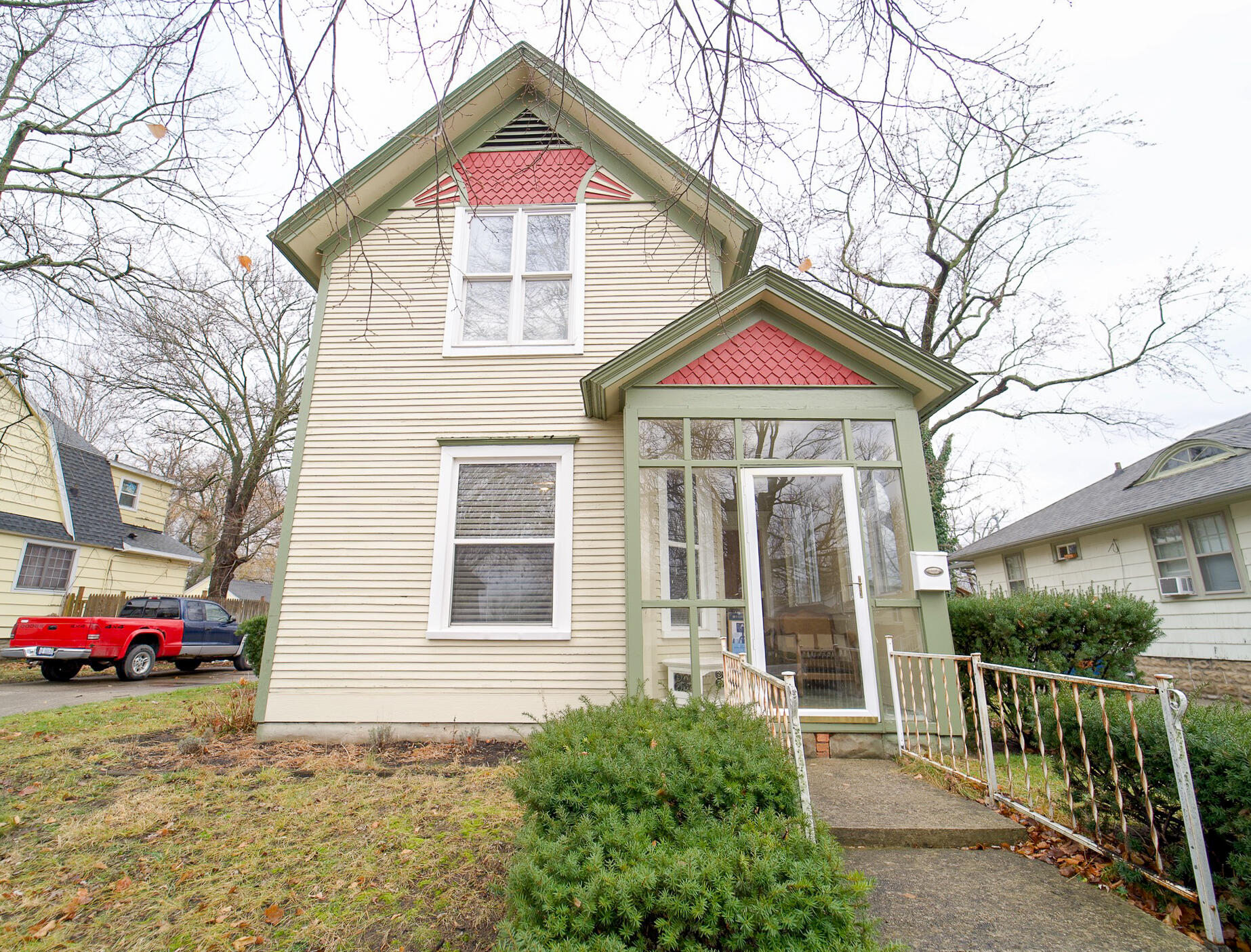 Photo 1 of 25 of 540 College Avenue house