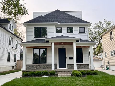 1439 Bennaville Avenue Birmingham MI 48009