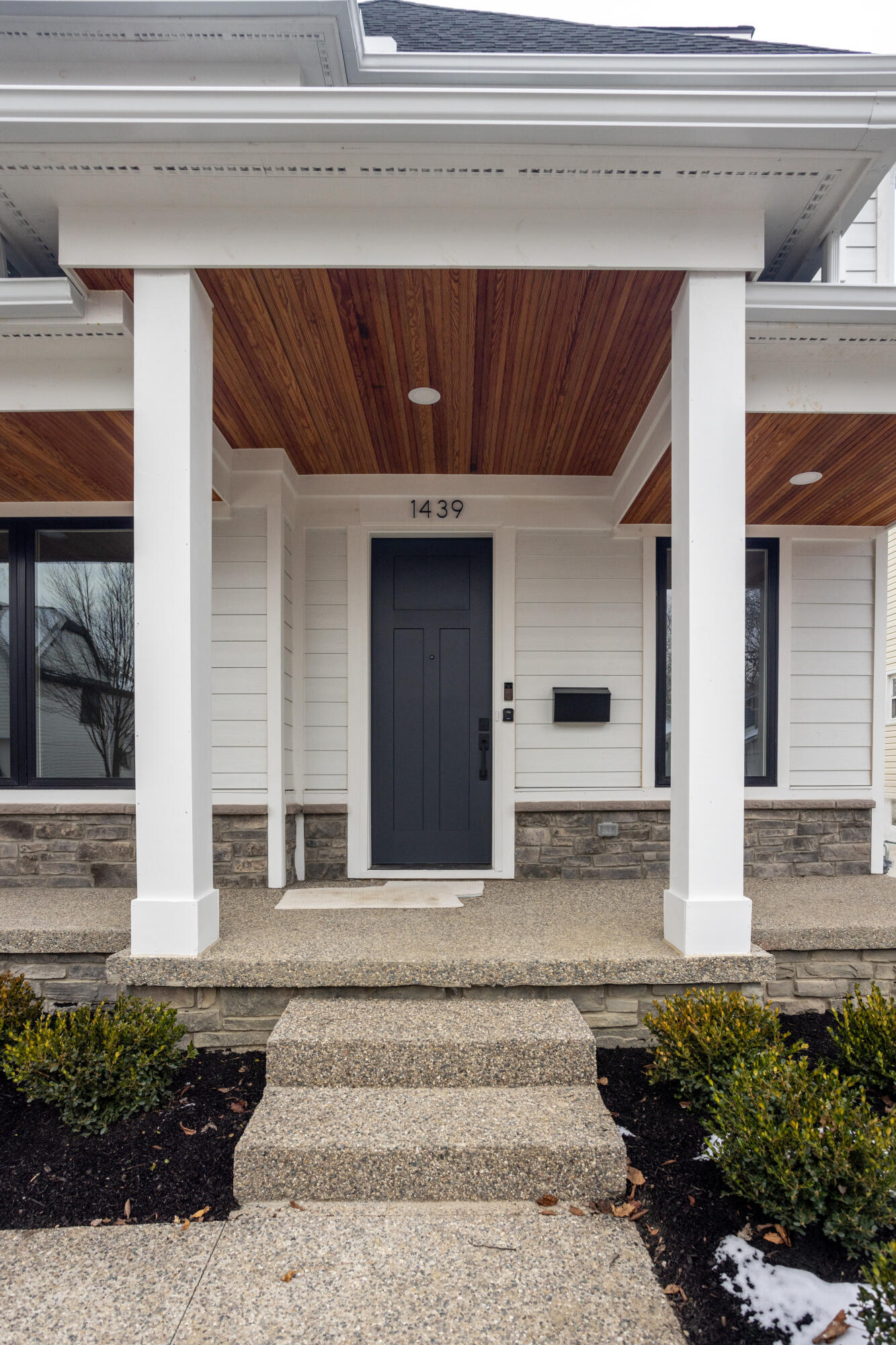 1439 Bennaville Avenue