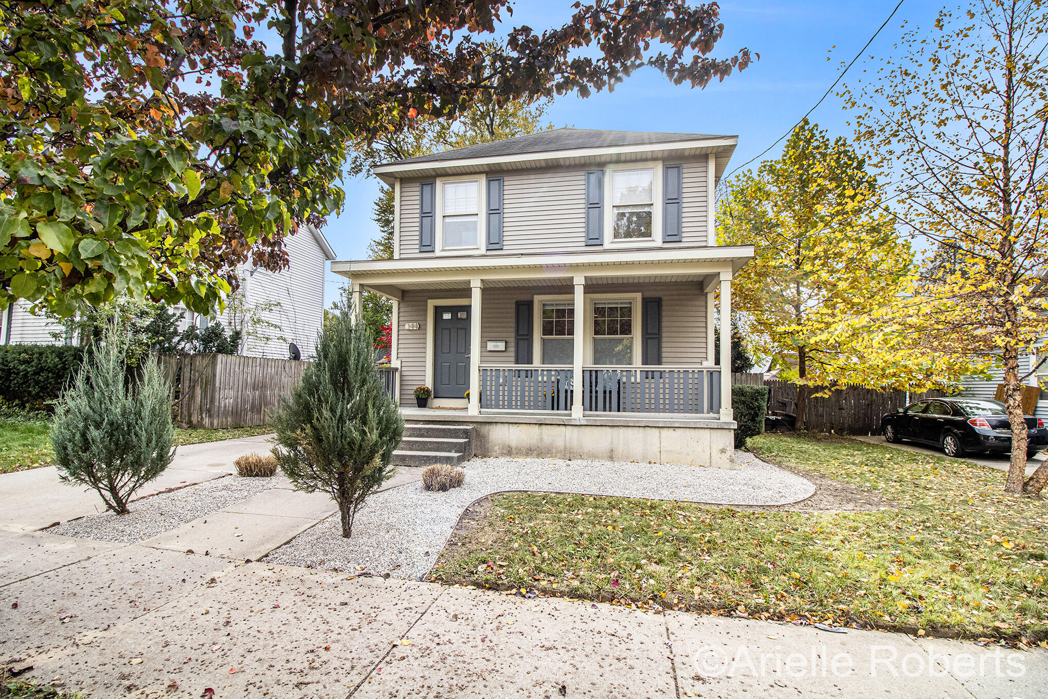 Grand Rapids, Michigan 49507, United States, 3 Bedrooms Bedrooms, ,2 BathroomsBathrooms,Residential,Active,242951