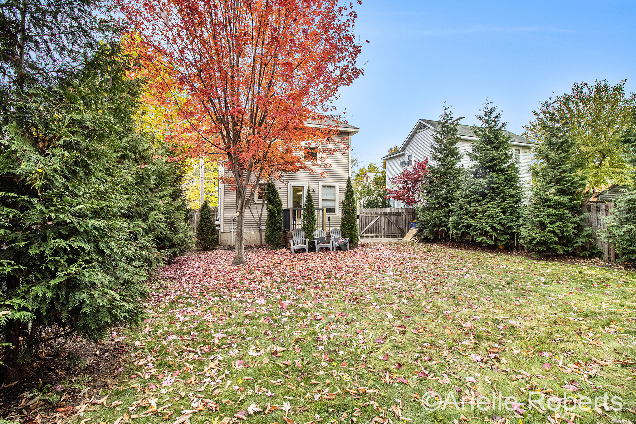 Grand Rapids, Michigan 49507, United States, 3 Bedrooms Bedrooms, ,2 BathroomsBathrooms,Residential,Active,242951