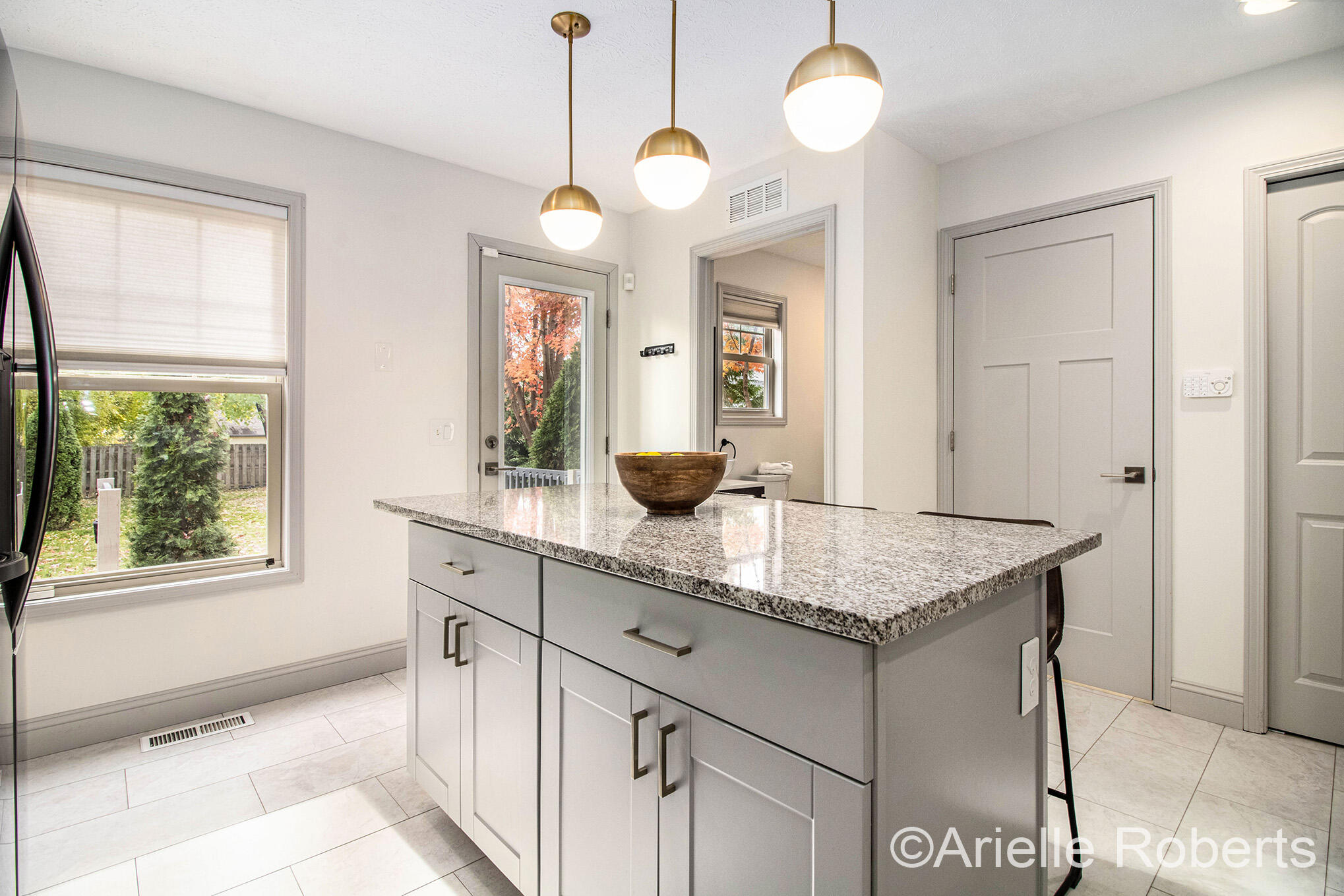 Grand Rapids, Michigan 49507, United States, 3 Bedrooms Bedrooms, ,2 BathroomsBathrooms,Residential,Active,242951