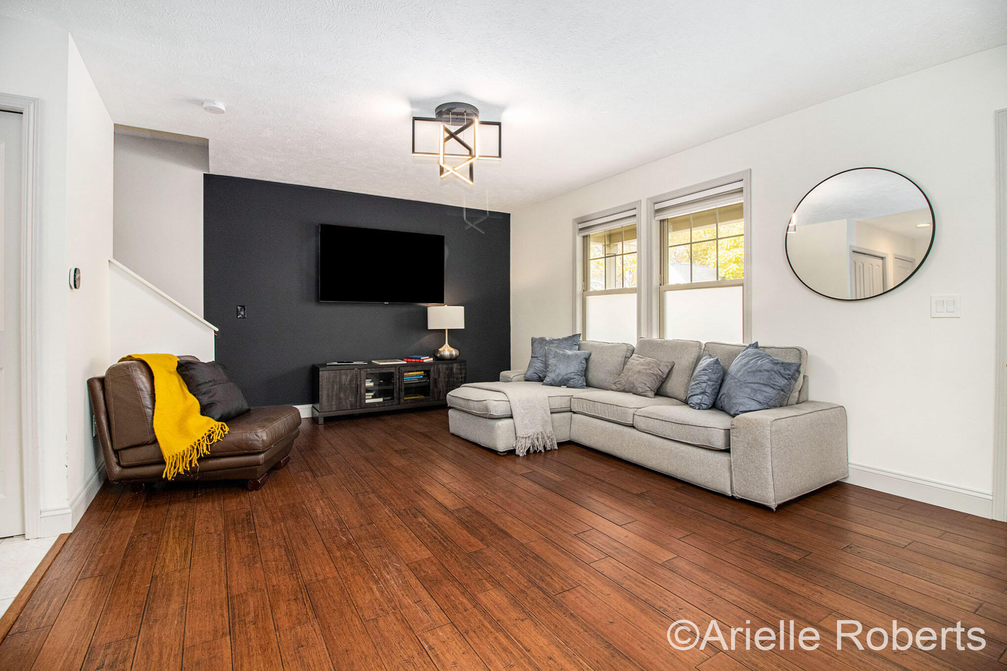 Grand Rapids, Michigan 49507, United States, 3 Bedrooms Bedrooms, ,2 BathroomsBathrooms,Residential,Active,242951