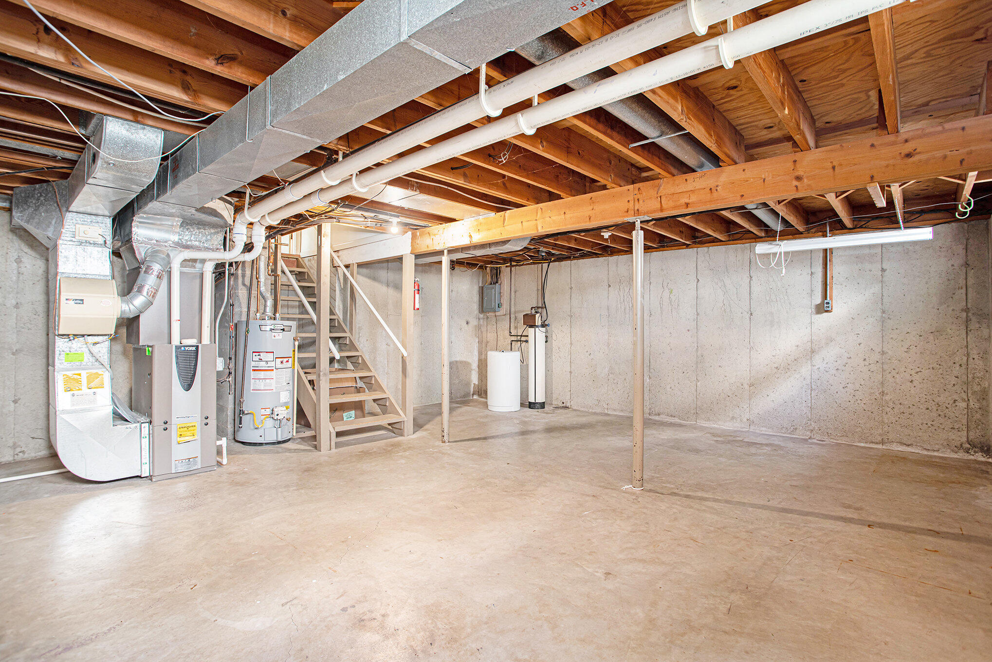 Battle Creek, Michigan 49015, United States, 4 Bedrooms Bedrooms, ,3 BathroomsBathrooms,Residential,Pending,233931