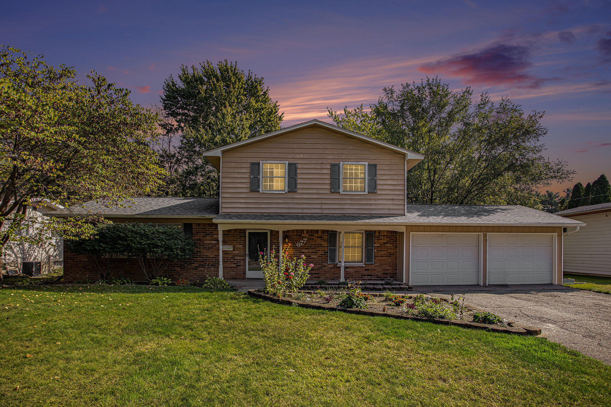 Battle Creek, Michigan 49015, United States, 4 Bedrooms Bedrooms, ,3 BathroomsBathrooms,Residential,Pending,233931