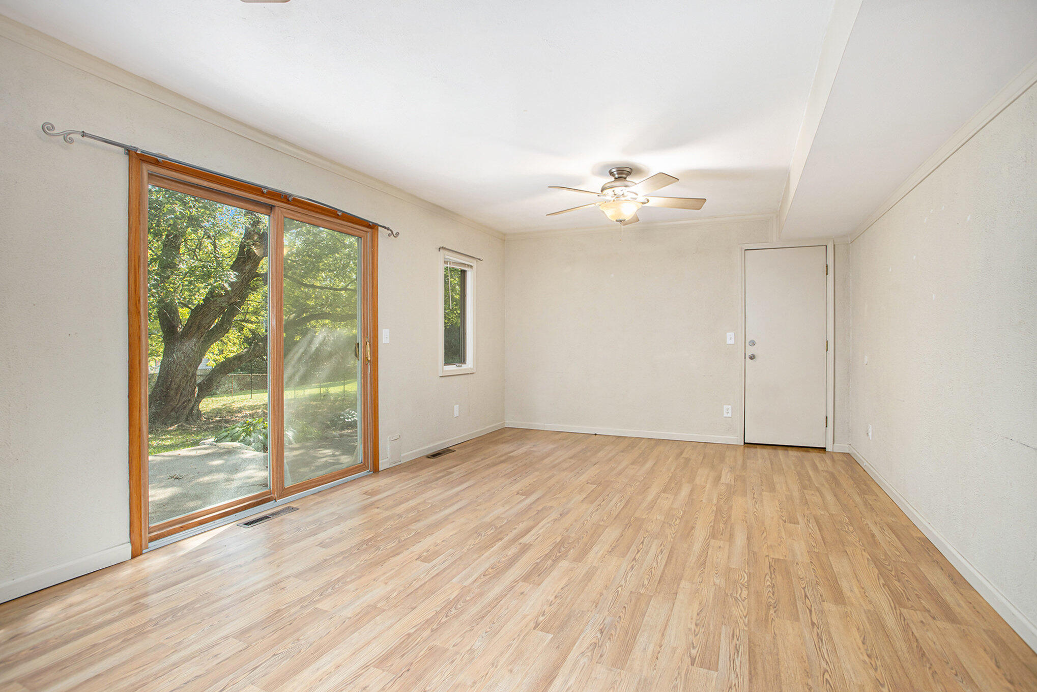 Battle Creek, Michigan 49015, United States, 4 Bedrooms Bedrooms, ,3 BathroomsBathrooms,Residential,Pending,233931