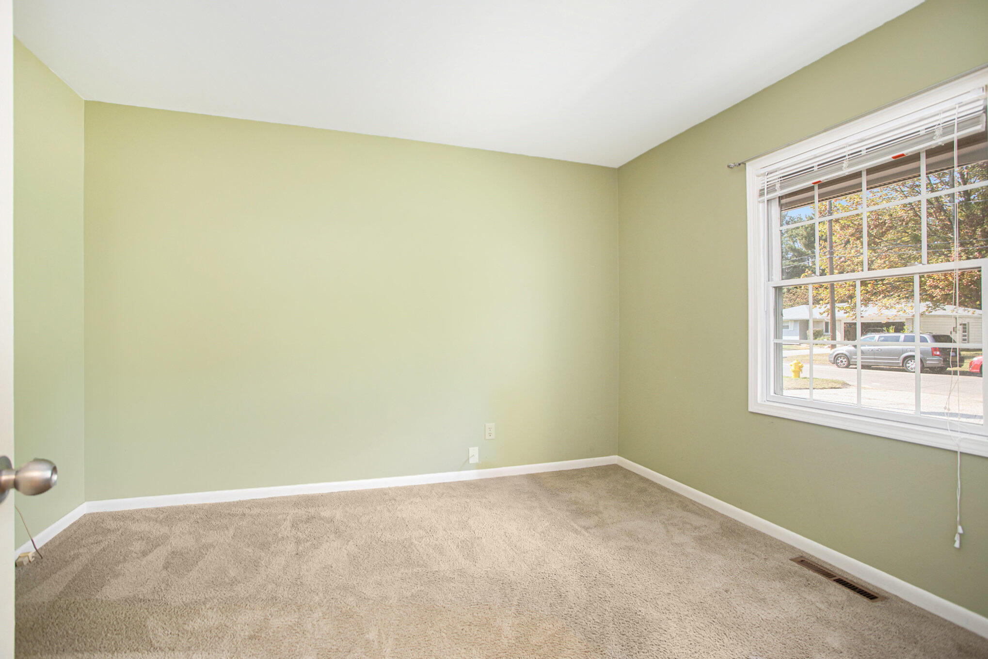 Battle Creek, Michigan 49015, United States, 4 Bedrooms Bedrooms, ,3 BathroomsBathrooms,Residential,Pending,233931