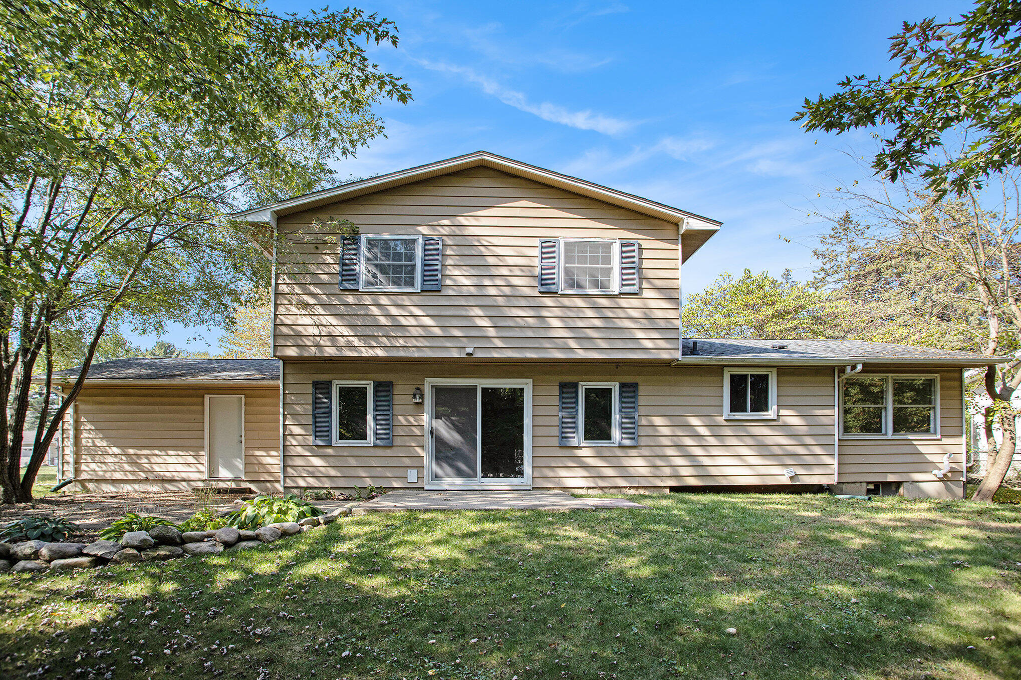 Battle Creek, Michigan 49015, United States, 4 Bedrooms Bedrooms, ,3 BathroomsBathrooms,Residential,Pending,233931