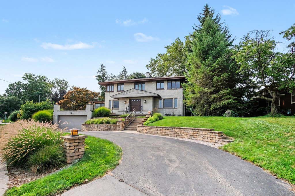 Photo of 2318 Lake Drive SE, East Grand Rapids, MI 49506 (MLS # 26043155)