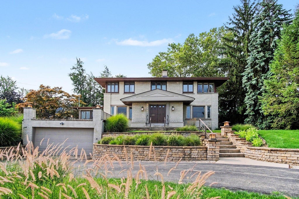 Photo of 2318 Lake Drive SE, East Grand Rapids, MI 49506 (MLS # 26043155)