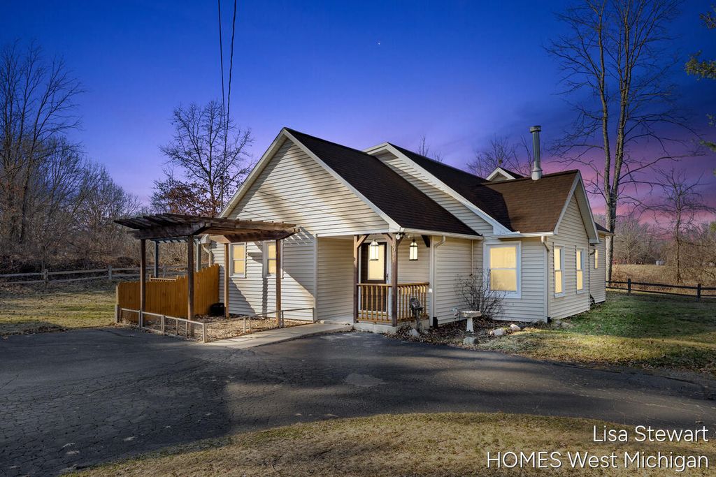 Photo of 4011 Buttrick Avenue SE, Ada, MI 49301 (MLS # 26008998)