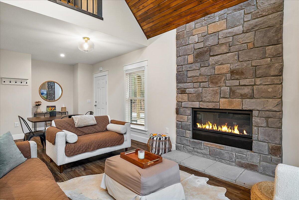 4150 Comanche Trail