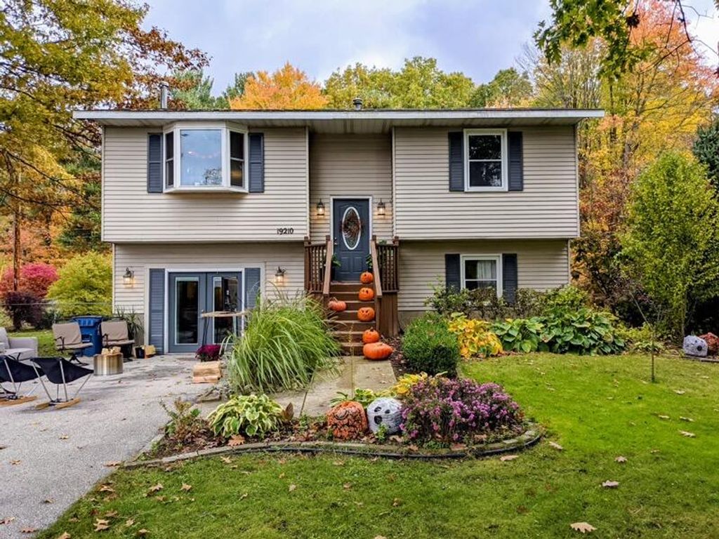 Photo of 19210 Glendale Circle, Spring Lake, MI 49456 (MLS # 25061803)