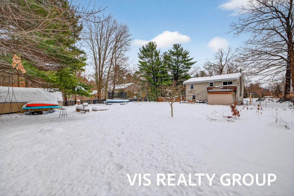 Photo of 19210 Glendale Circle, Spring Lake, MI 49456 (MLS # 25061803)