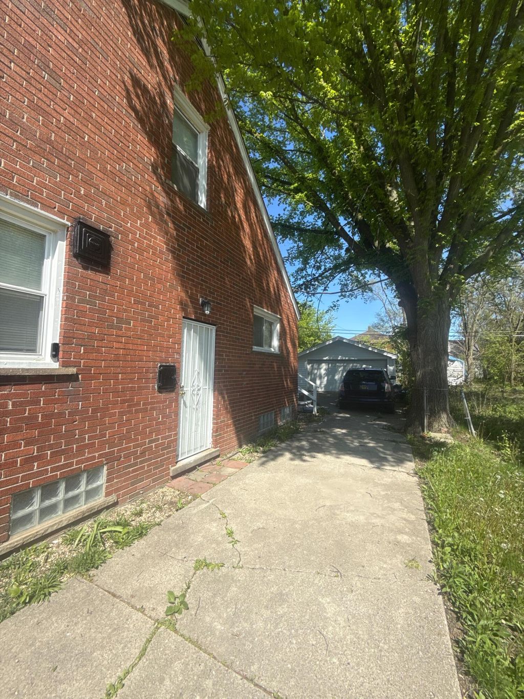 Photo of 6540 Longacre Street, Detroit, MI 48228 (MLS # 25051028)