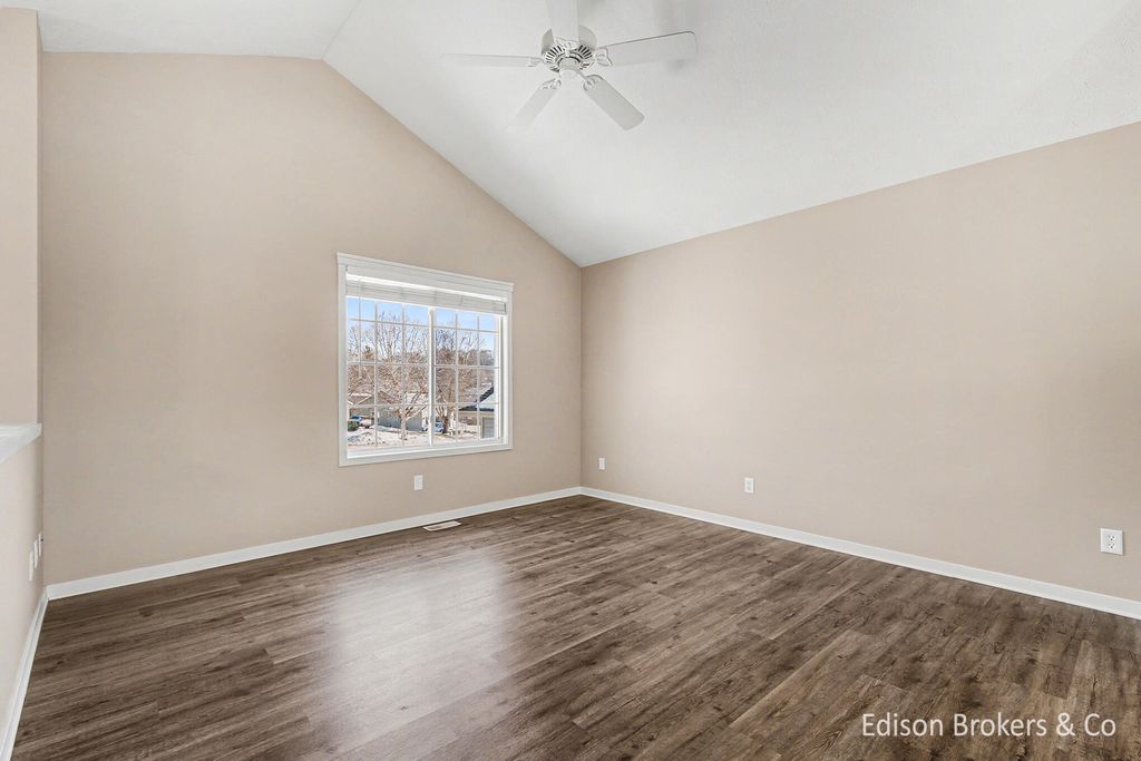 Photo of 1005 Houseman Avenue NE, Grand Rapids, MI 49503 (MLS # 26005819)