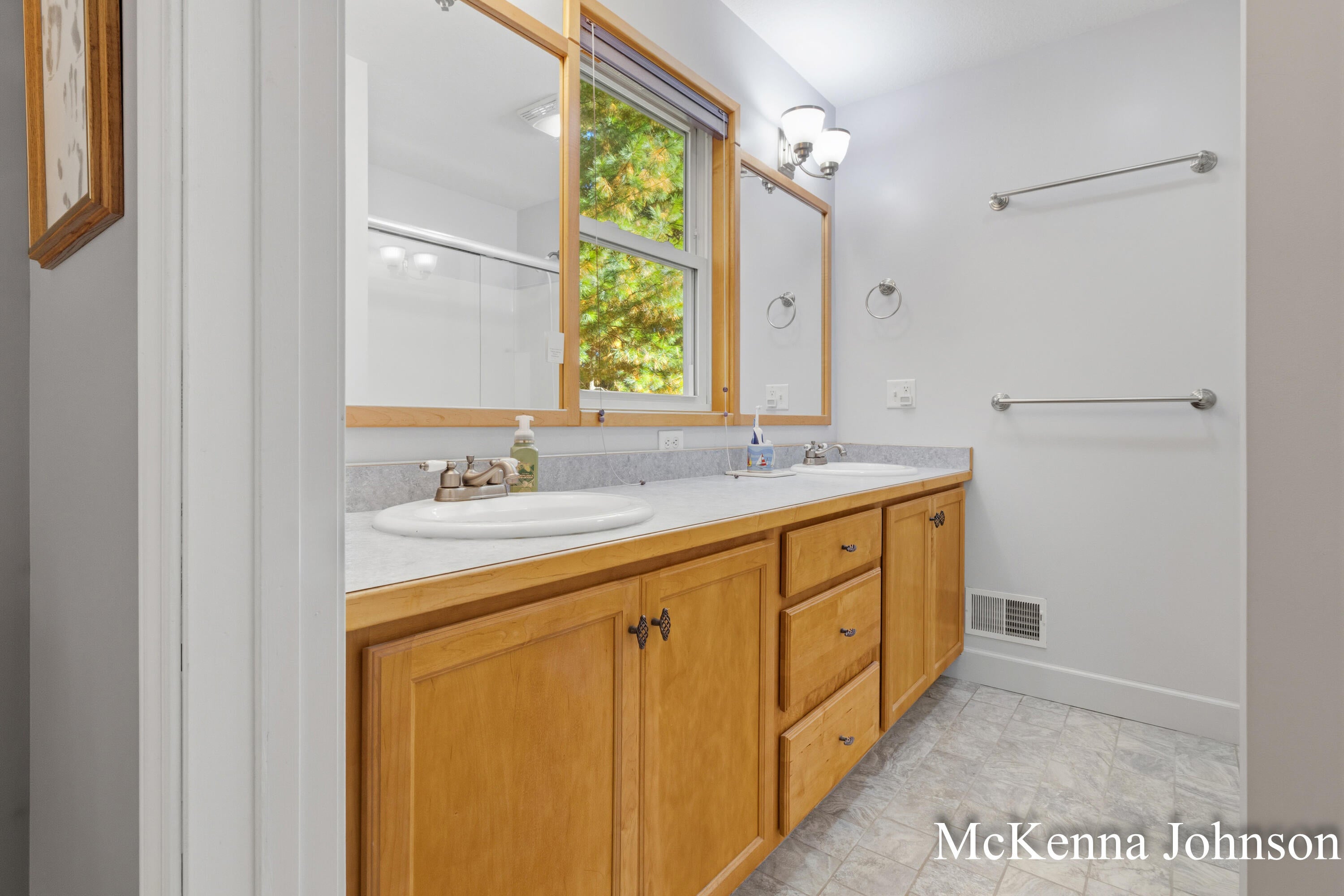 Listing 27