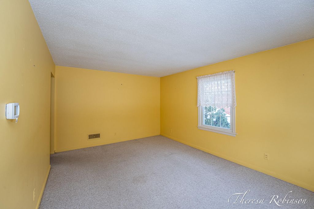 Photo of 160 Boltwood Drive NE, Grand Rapids, MI 49505 (MLS # 26005081)