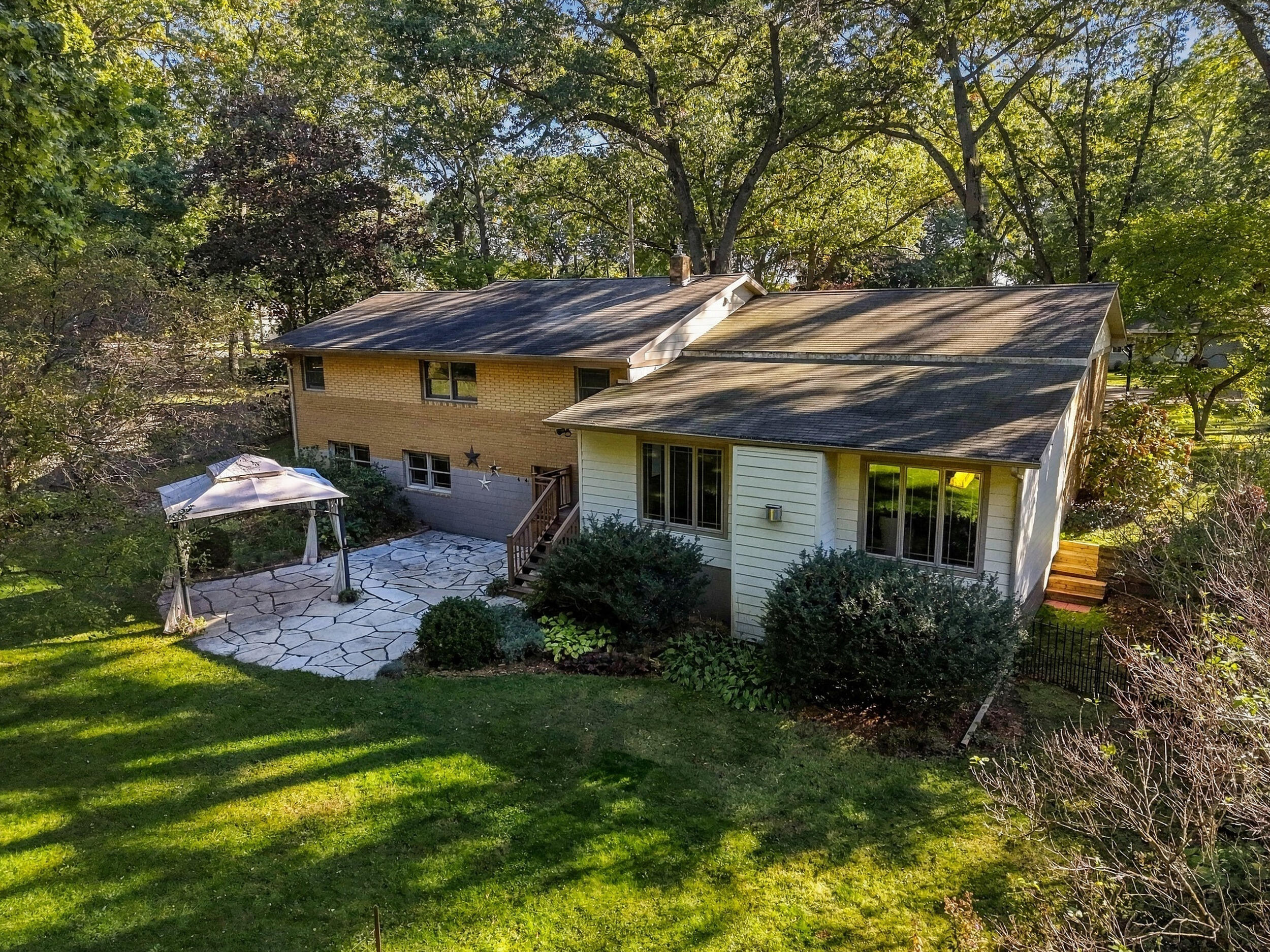 2735 Wildwood Lane