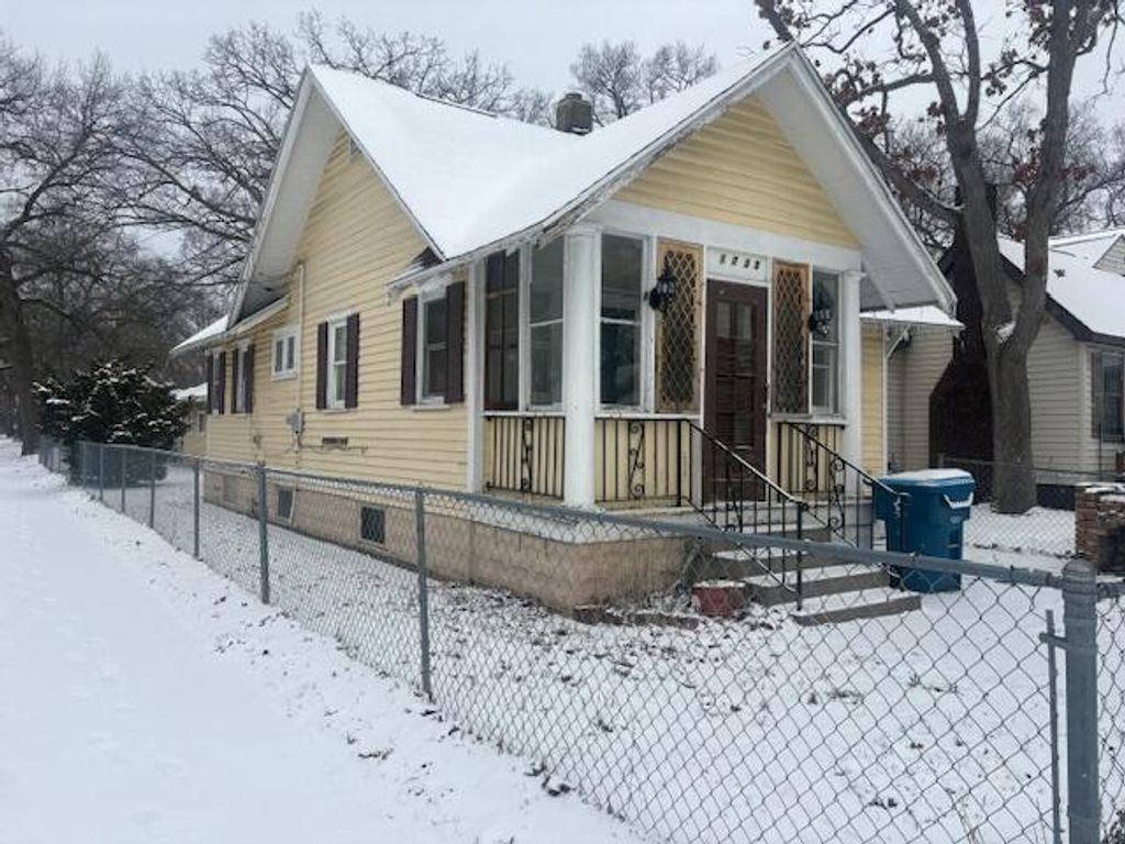 Photo of 1735 Superior Street, Muskegon, MI 49442 (MLS # 26010805)