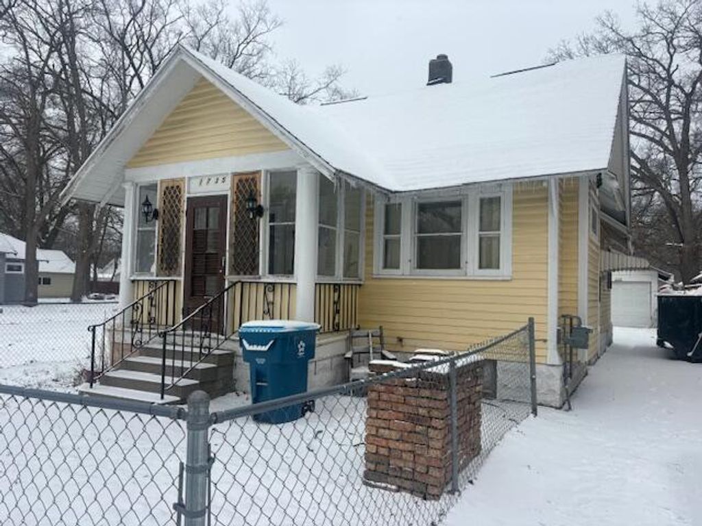Photo of 1735 Superior Street, Muskegon, MI 49442 (MLS # 26010805)