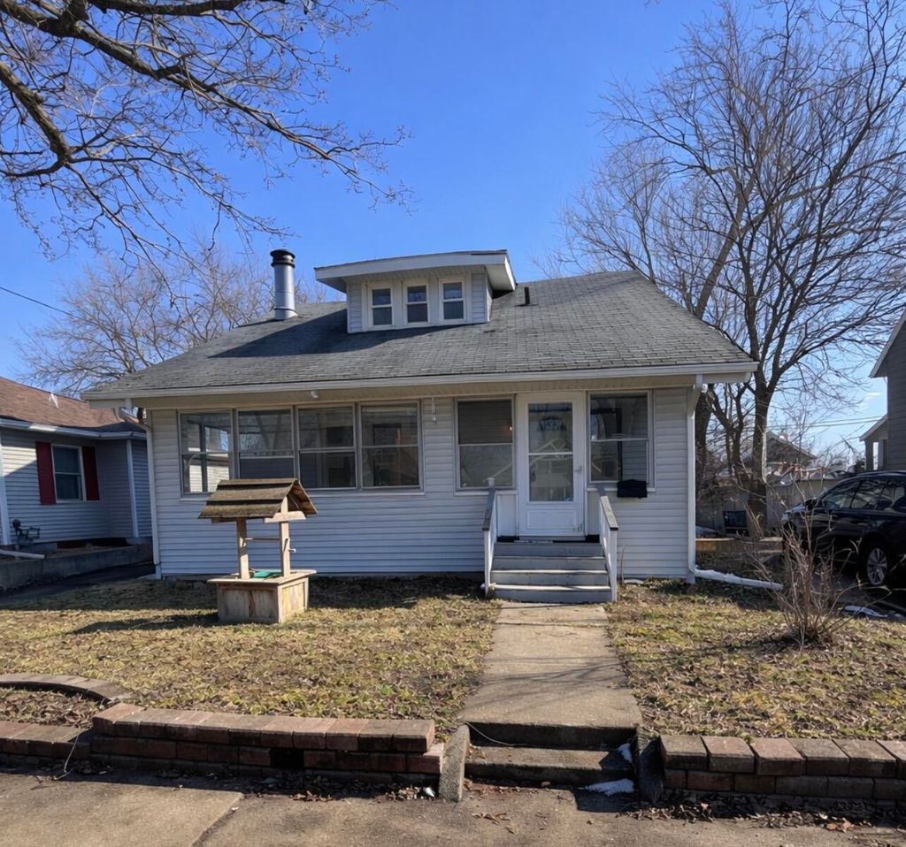 Photo of 76 N East Avenue N, Battle Creek, MI 49017 (MLS # 26005697)