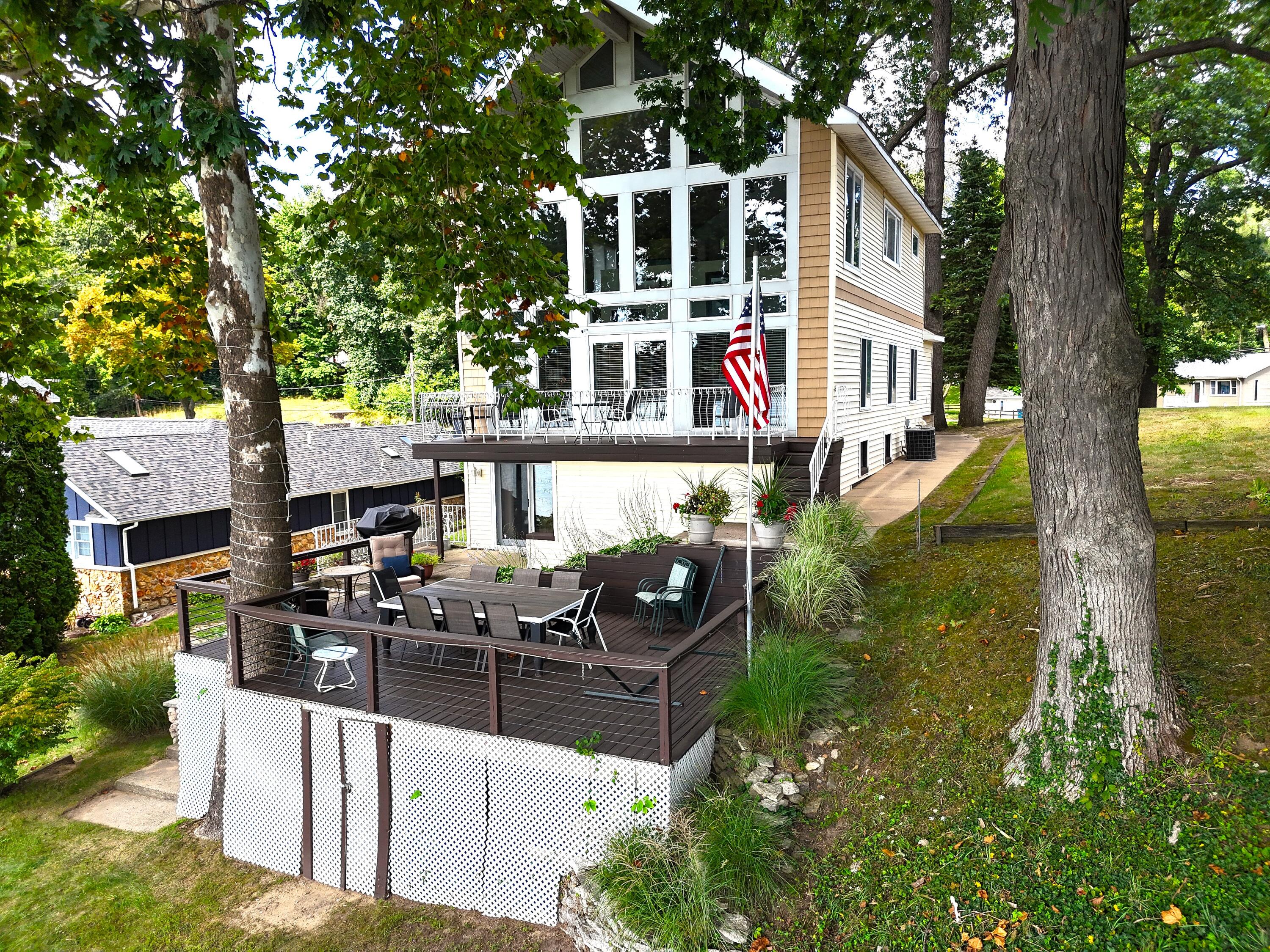 93810 Lake Court