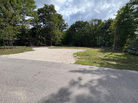 Photo of 8349 Leecrest Boulevard, Onekama, MI 49675 (MLS # 25045531)