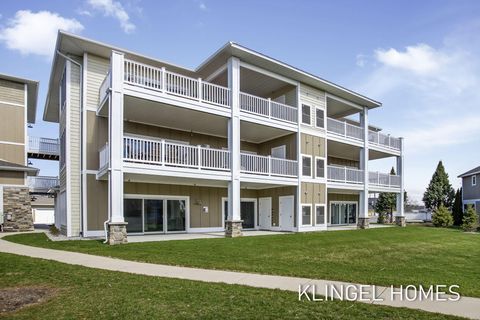 Photo of 930 W Savidge Street #4, Spring Lake, MI 49456 (MLS # 26014220)