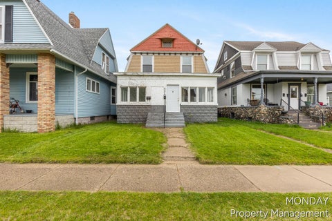 Photo for 531 W Webster Avenue