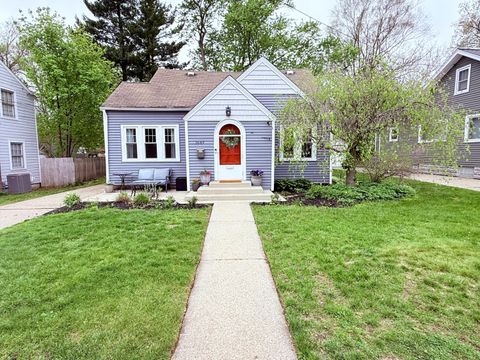 Photo of 1649 Philadelphia Avenue SE, Grand Rapids, MI 49507 (MLS # 26018947)