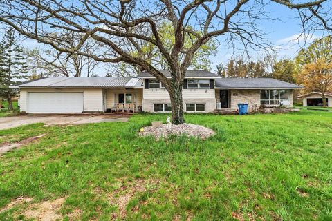 Photo of 117 N Apple Street, Hart, MI 49420 (MLS # 26018420)