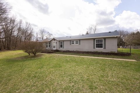 Photo of 5400 E S Avenue, Vicksburg, MI 49097 (MLS # 26016772)