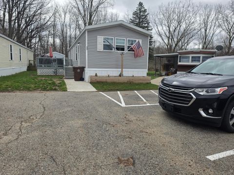 Photo of 847 Apple Tree Court NW, Walker, MI 49534 (MLS # 26016695)