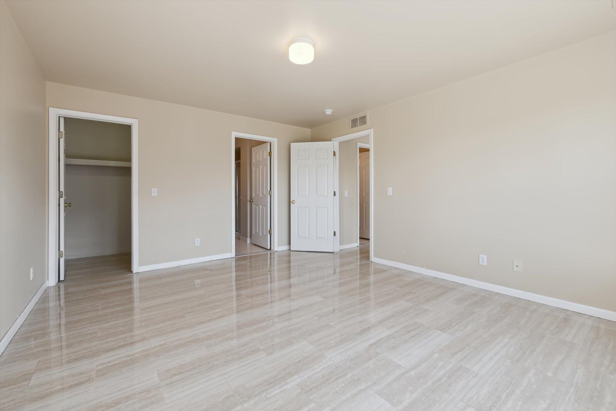 Ann Arbor, Michigan 48108, United States, 2 Bedrooms Bedrooms, ,2 BathroomsBathrooms,Residential,Pending,91401