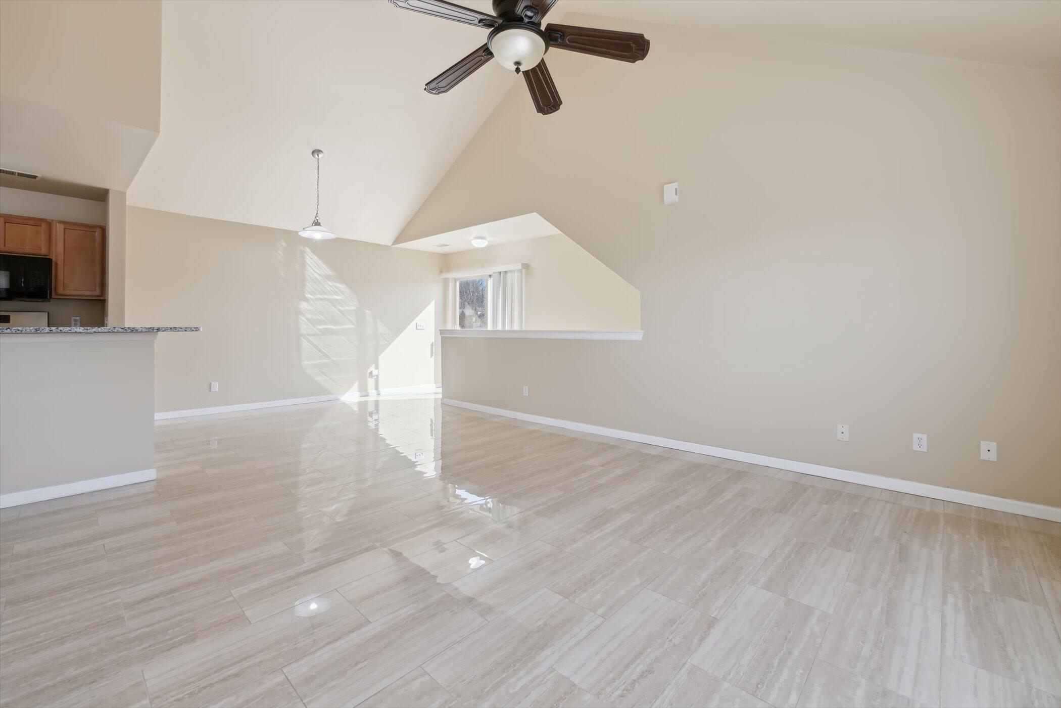 Ann Arbor, Michigan 48108, United States, 2 Bedrooms Bedrooms, ,2 BathroomsBathrooms,Residential,Pending,91401