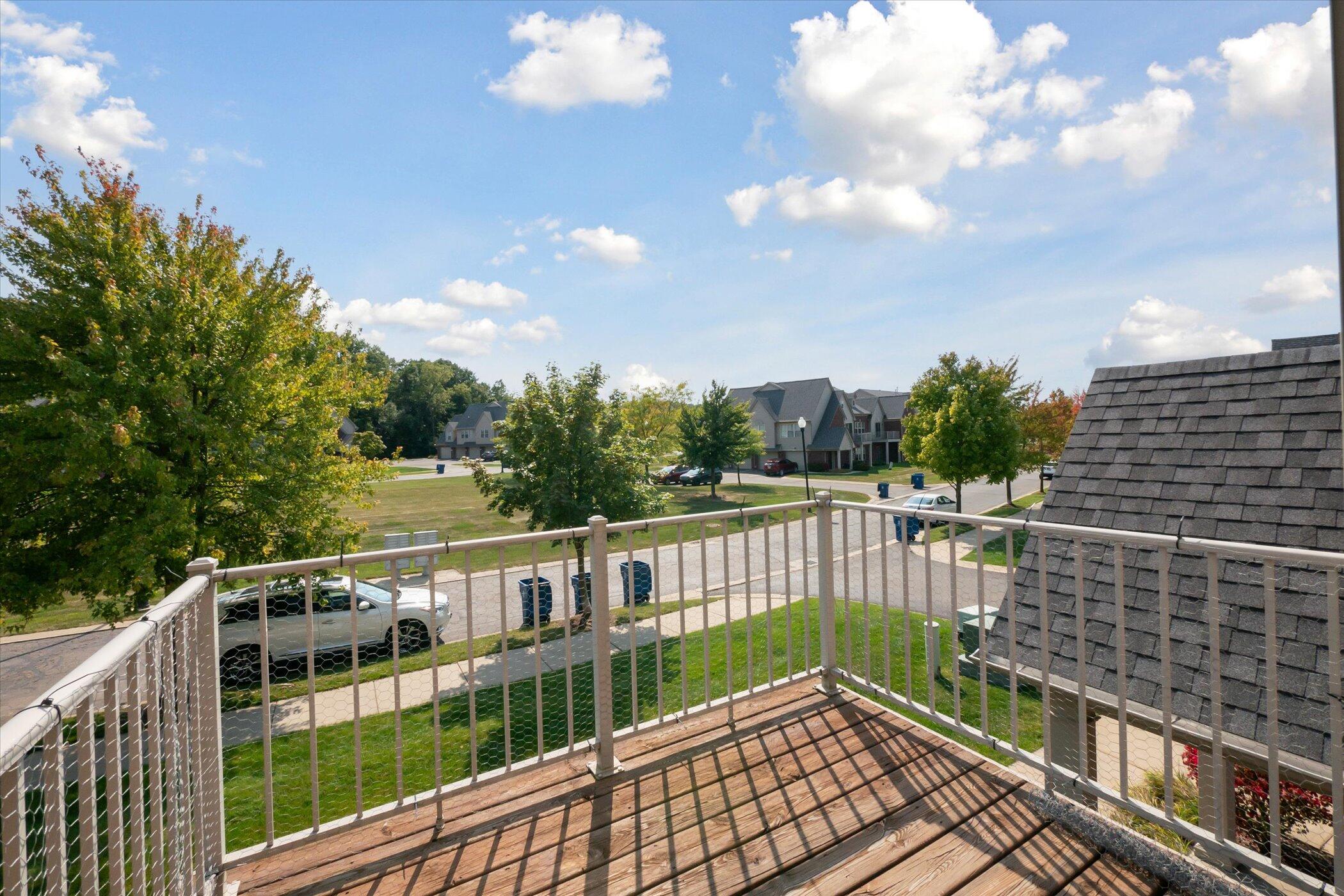 Ann Arbor, Michigan 48108, United States, 2 Bedrooms Bedrooms, ,2 BathroomsBathrooms,Residential,Pending,91401