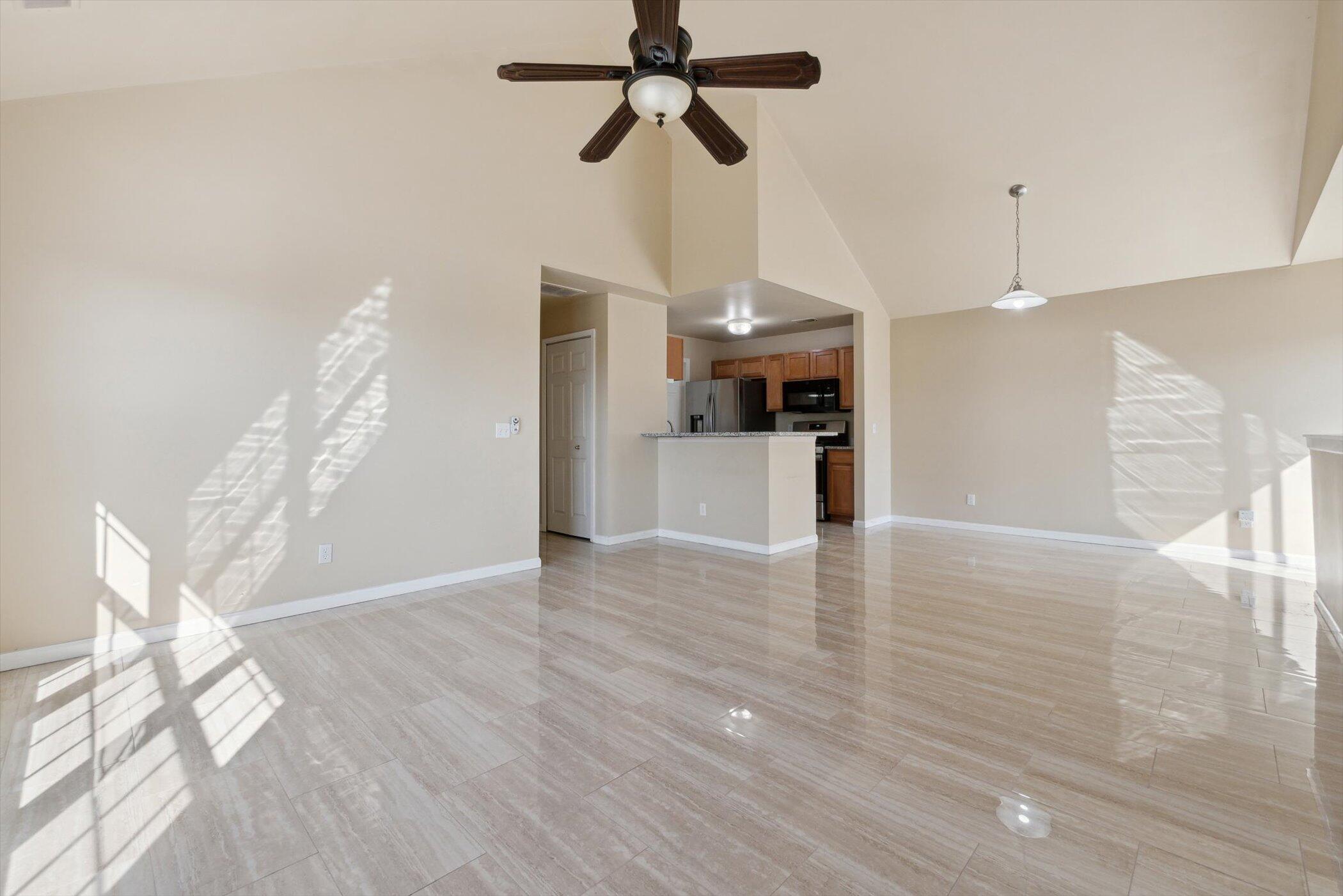 Ann Arbor, Michigan 48108, United States, 2 Bedrooms Bedrooms, ,2 BathroomsBathrooms,Residential,Pending,91401